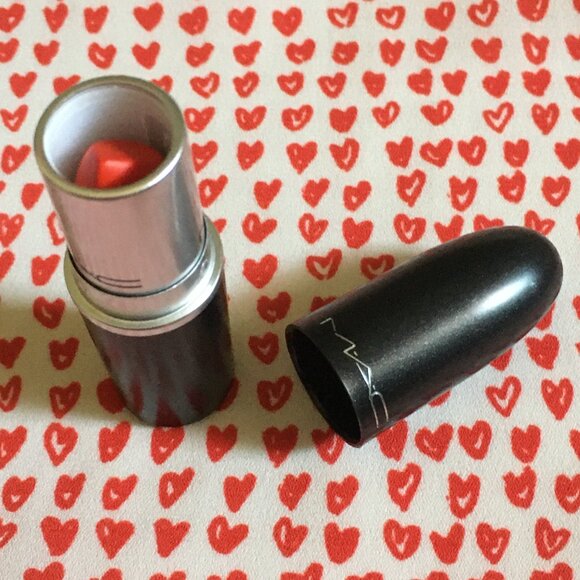 MAC Lady Danger Matte Lipstick NWOT Vivid Bright Coral-Red Full Size 3g - Picture 4 of 7